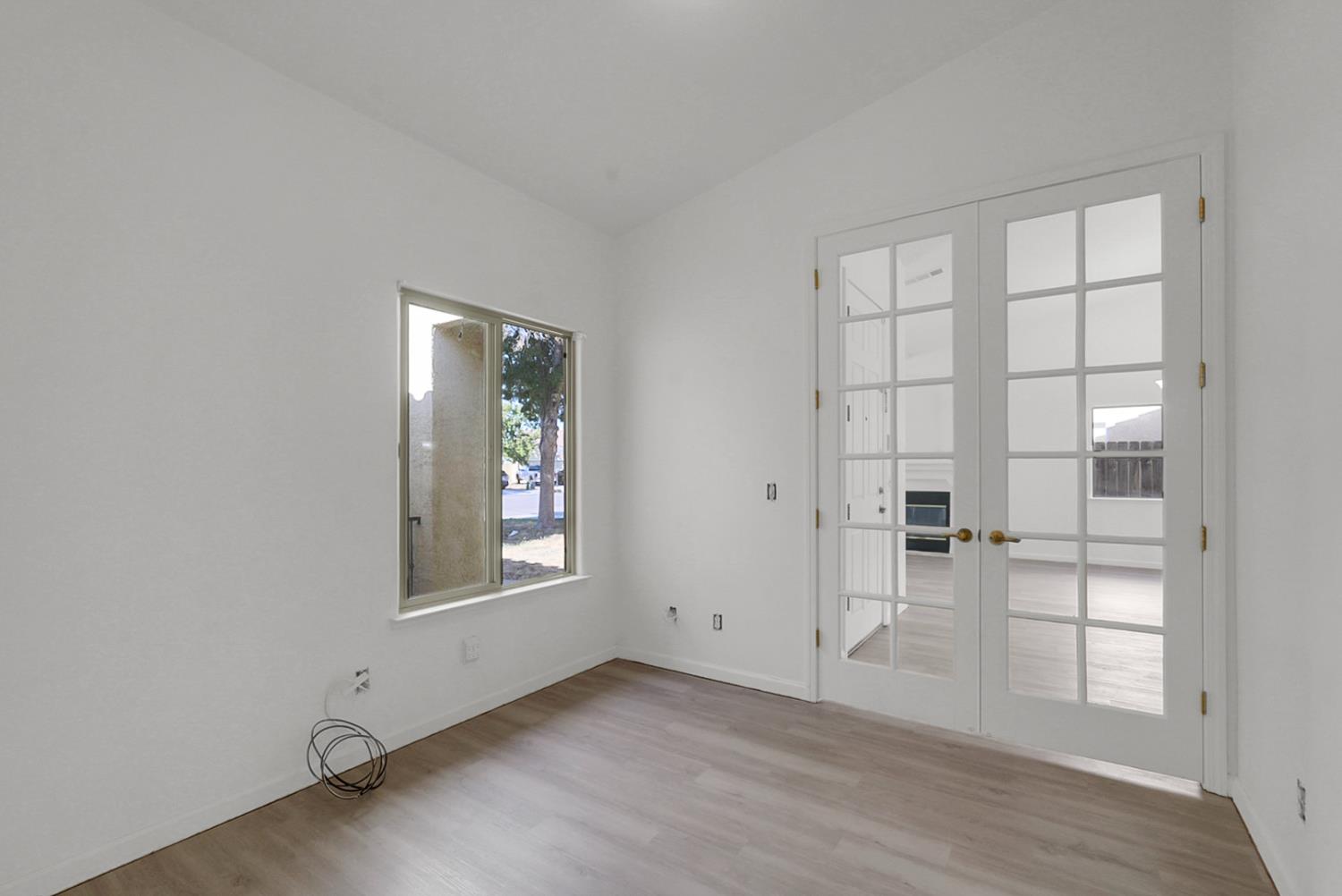 528 Burgundy St, Los Banos, CA 93635