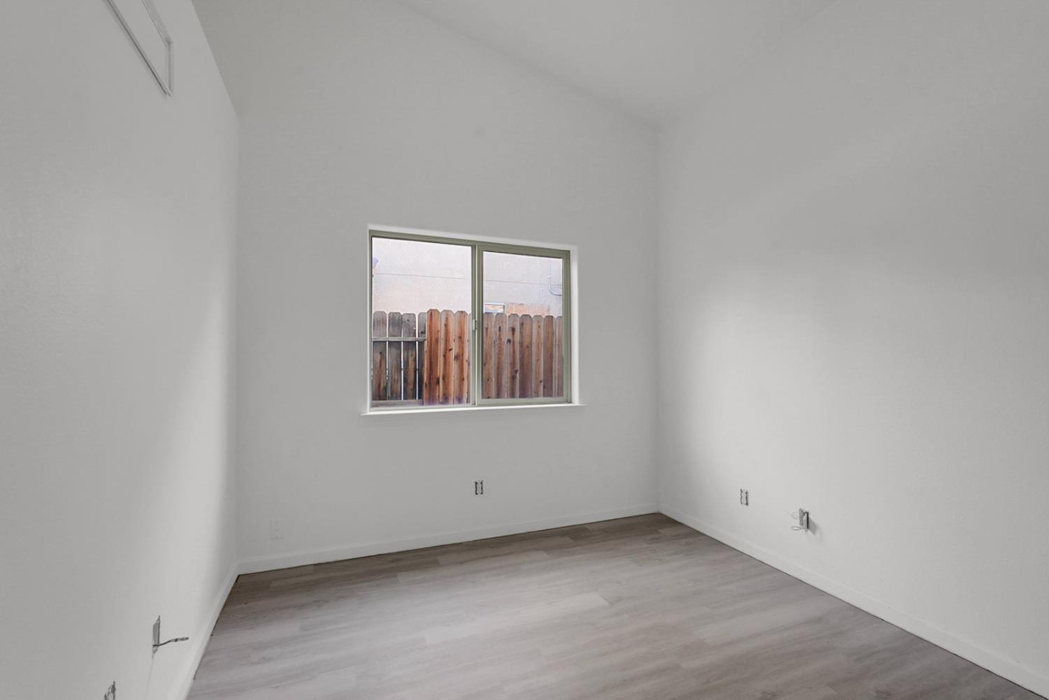 528 Burgundy St, Los Banos, CA 93635