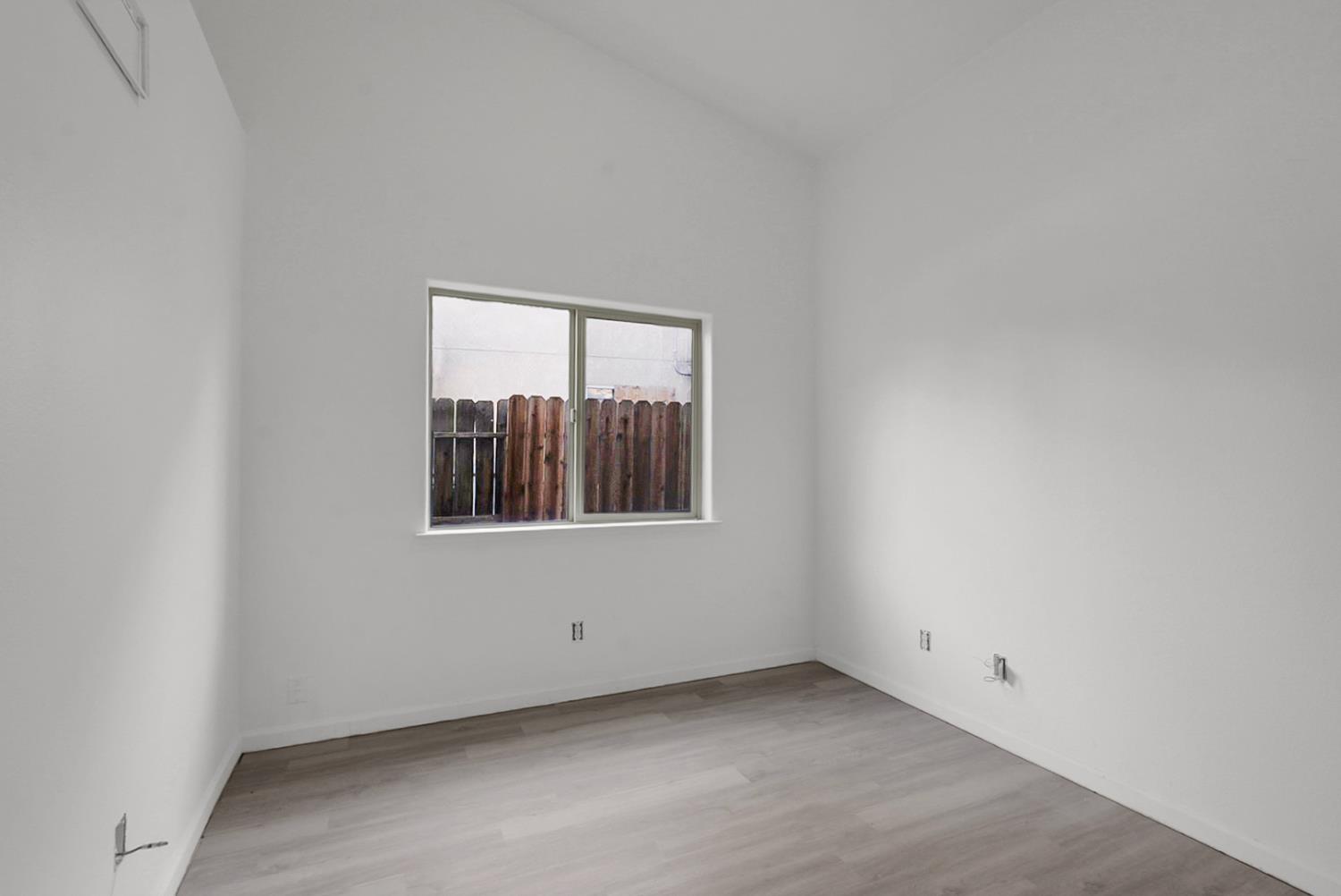 528 Burgundy St, Los Banos, CA 93635