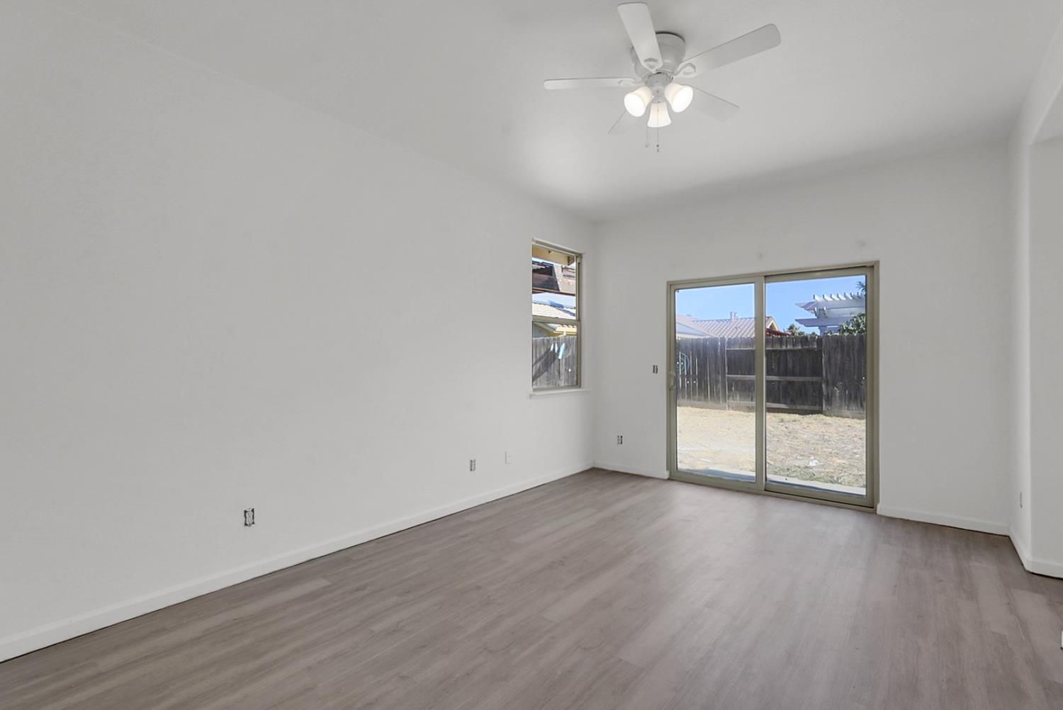 528 Burgundy St, Los Banos, CA 93635