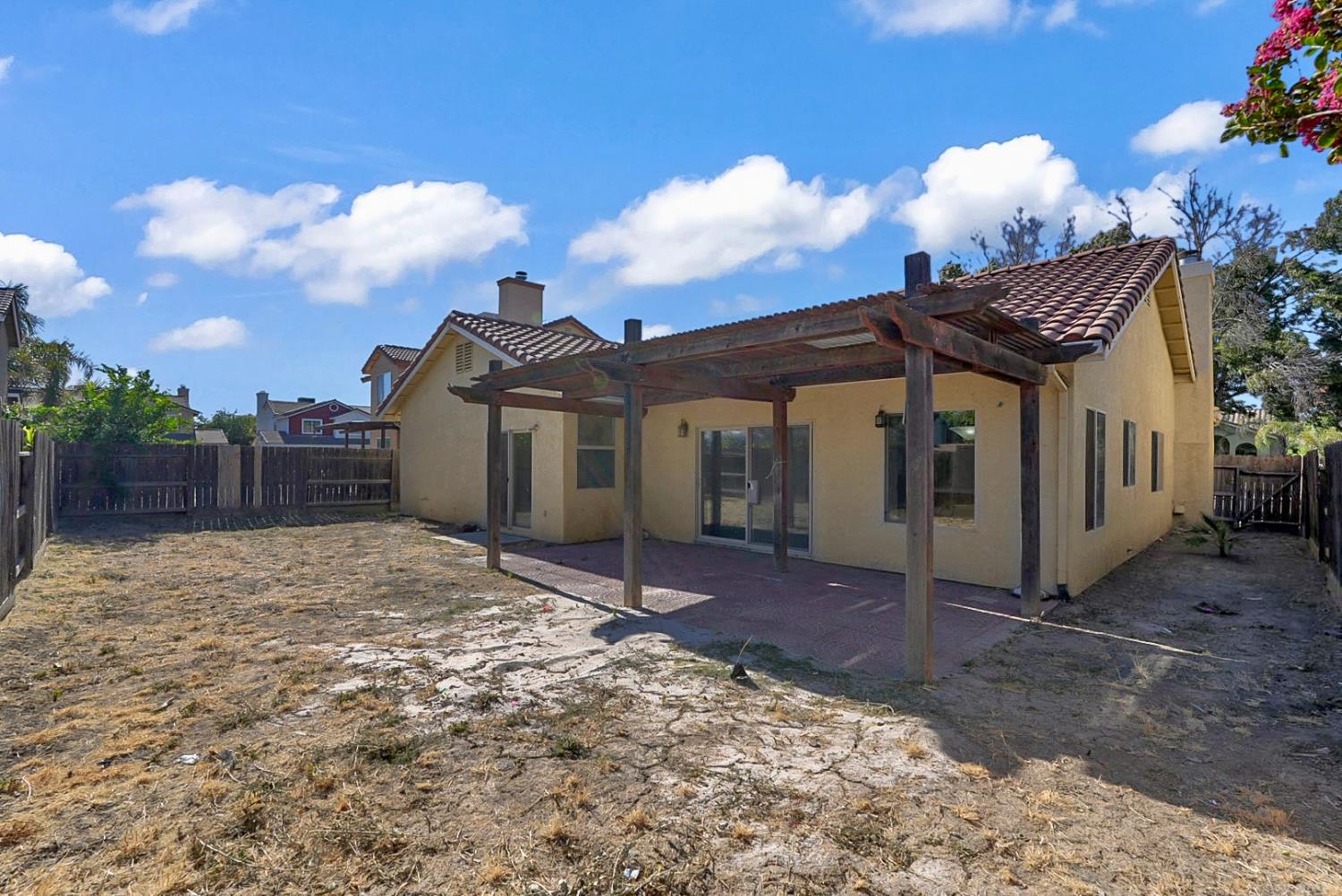528 Burgundy St, Los Banos, CA 93635