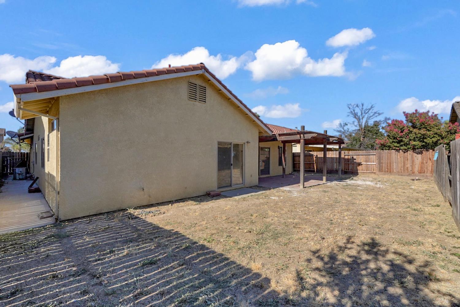 528 Burgundy St, Los Banos, CA 93635