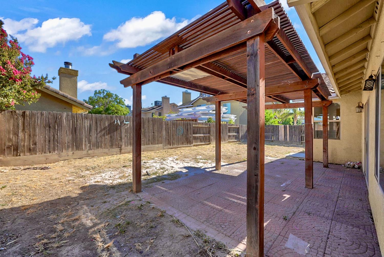 528 Burgundy St, Los Banos, CA 93635