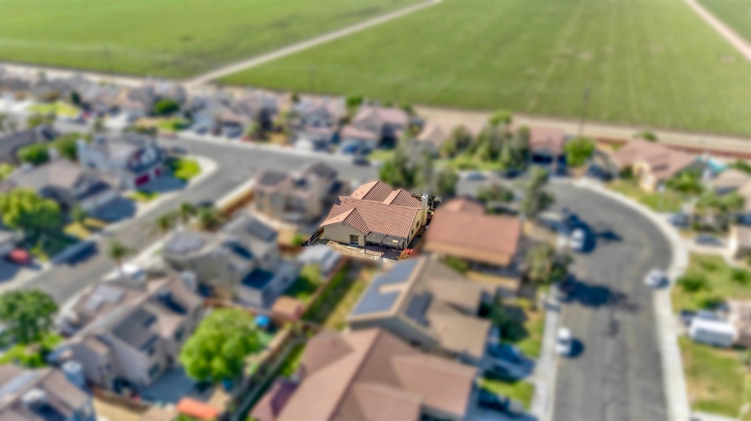 528 Burgundy St, Los Banos, CA 93635