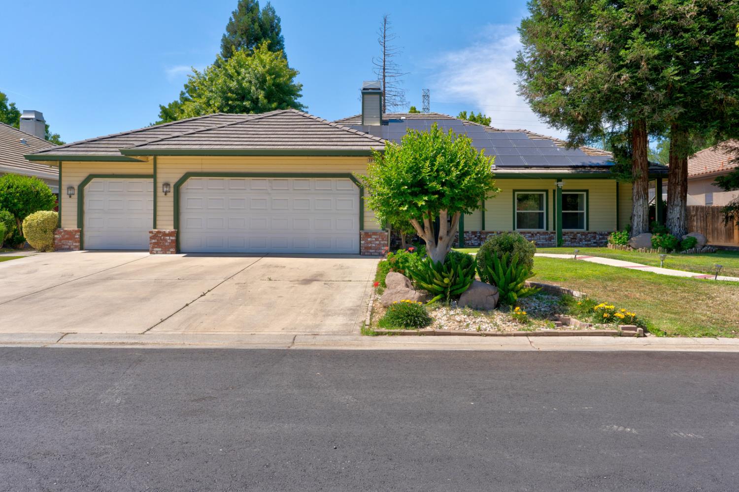 7090 Emerald St, Chowchilla, CA 93610