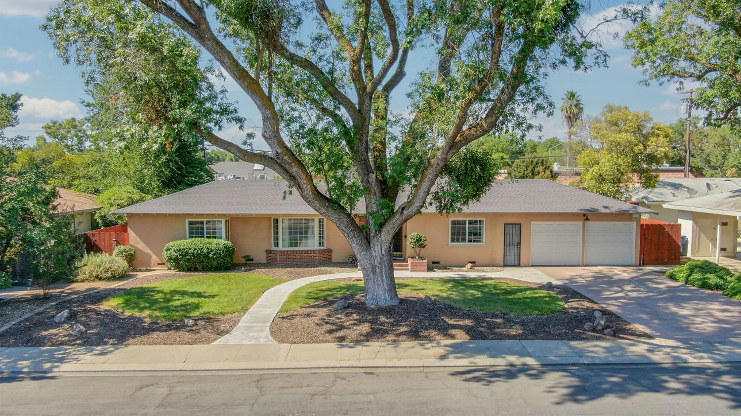 1305 Glenwood Dr, Modesto, CA 95350