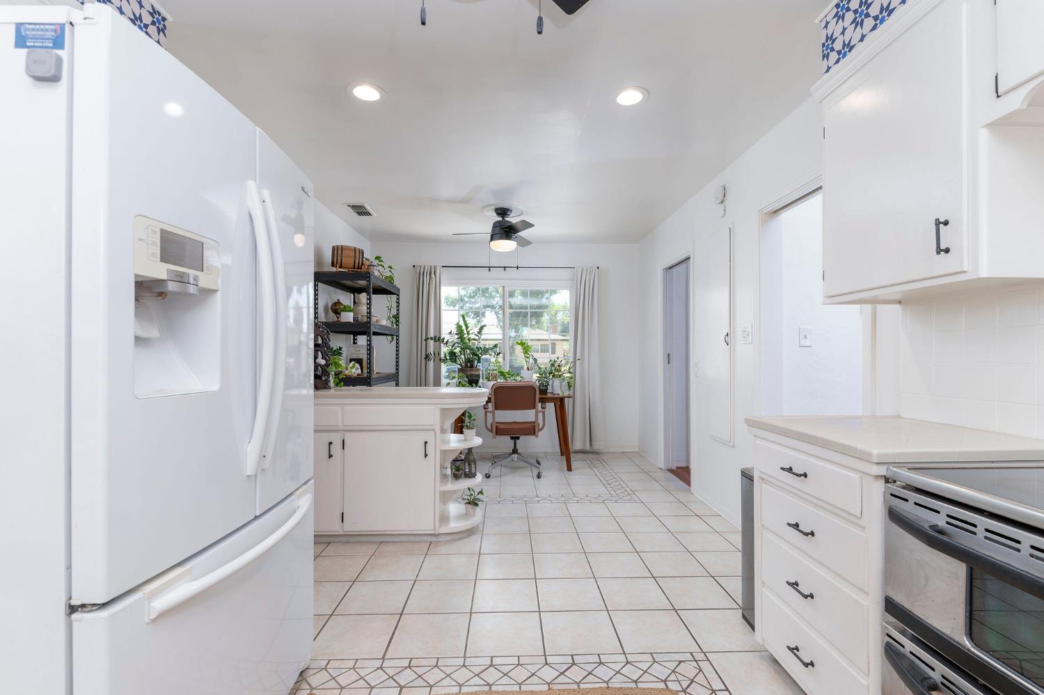 1305 Glenwood Dr, Modesto, CA 95350
