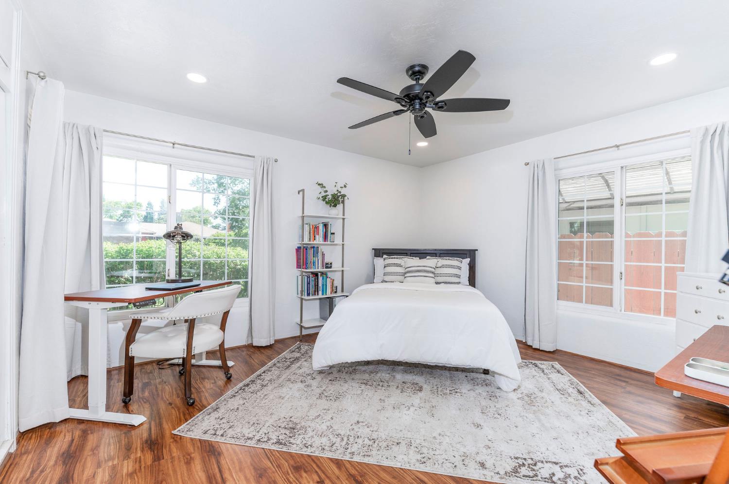 1305 Glenwood Dr, Modesto, CA 95350