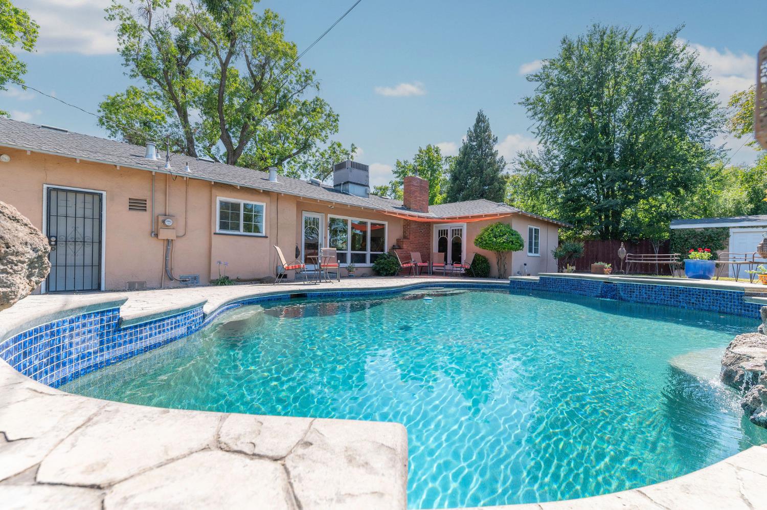 1305 Glenwood Dr, Modesto, CA 95350