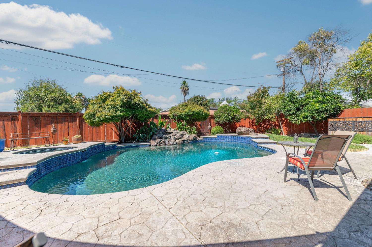 1305 Glenwood Dr, Modesto, CA 95350