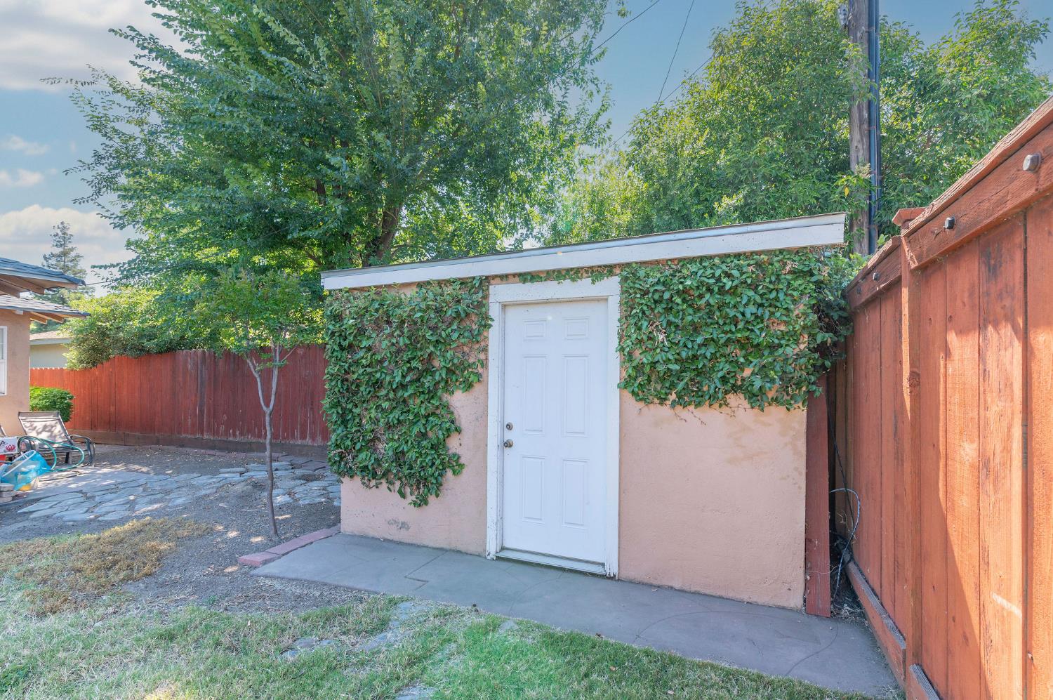 1305 Glenwood Dr, Modesto, CA 95350