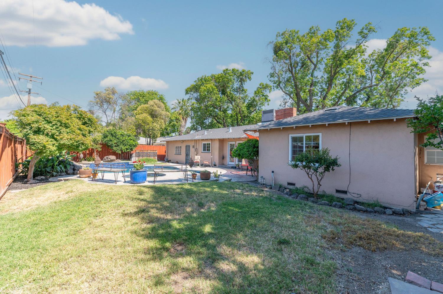 1305 Glenwood Dr, Modesto, CA 95350