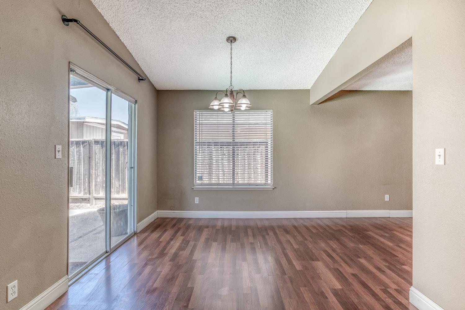 2801 Zarand Dr, Modesto, CA 95355
