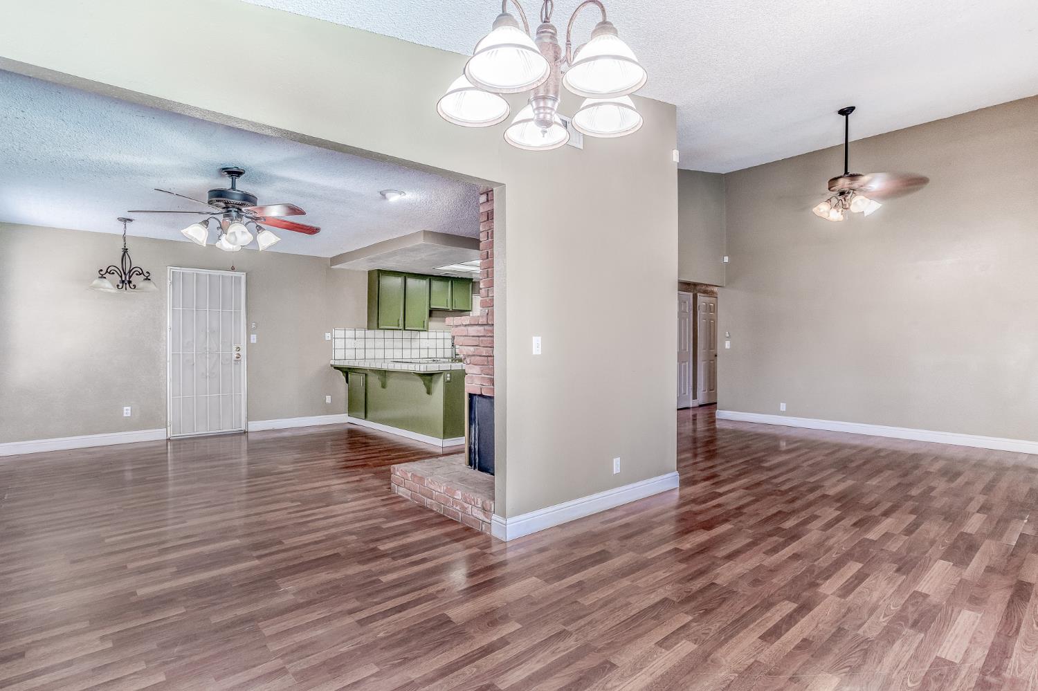 2801 Zarand Dr, Modesto, CA 95355