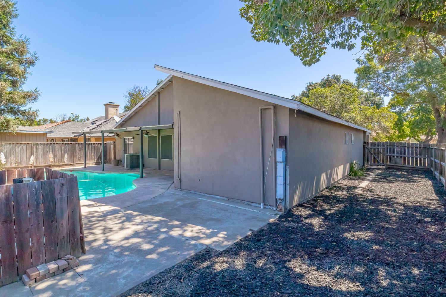 2801 Zarand Dr, Modesto, CA 95355