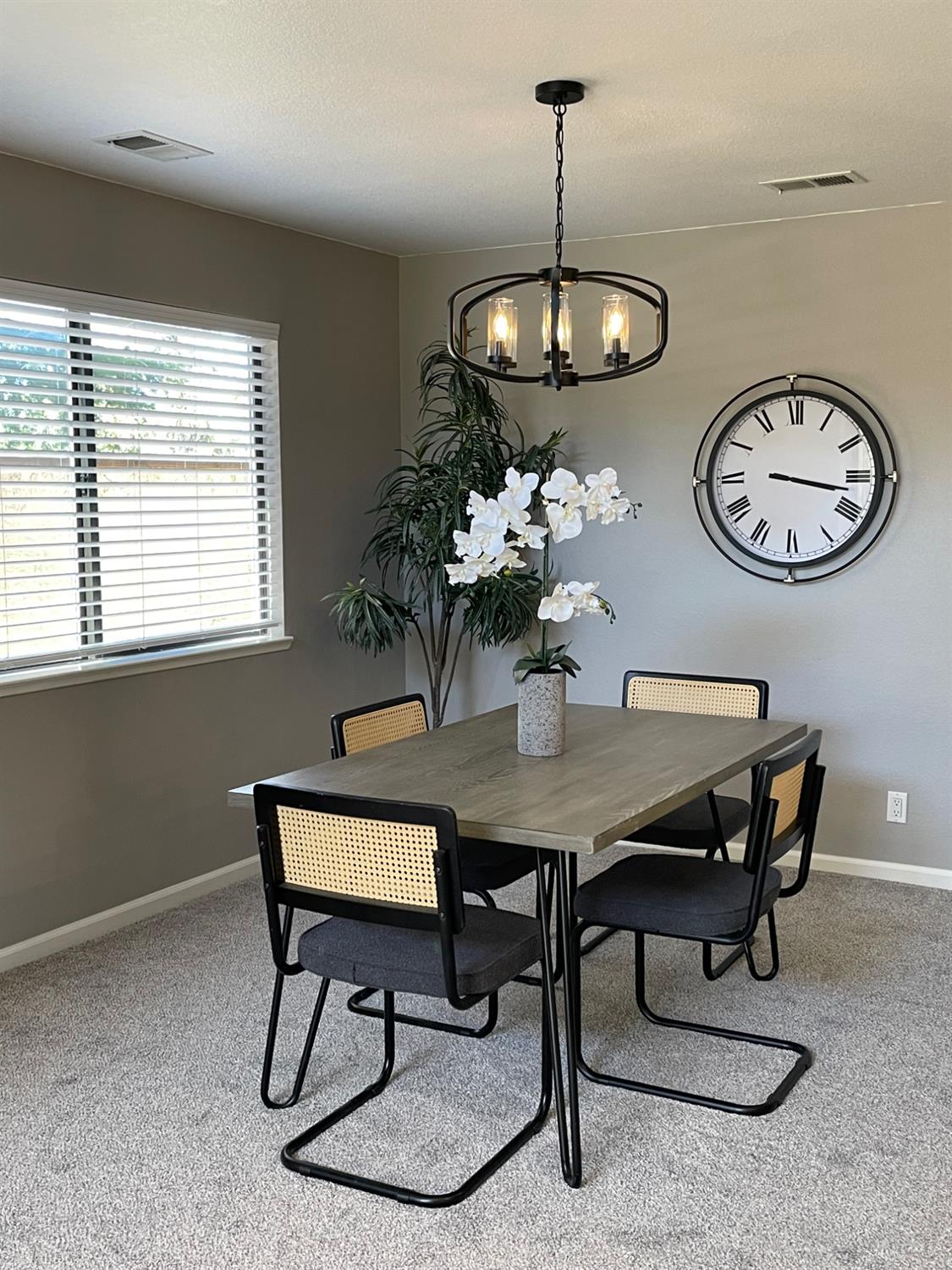 1355 Alex Cir, Turlock, CA 95382
