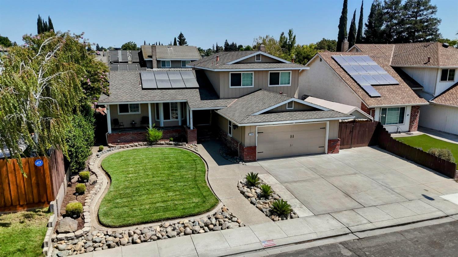 1744 Hyde Park Ln, Manteca, CA 95336