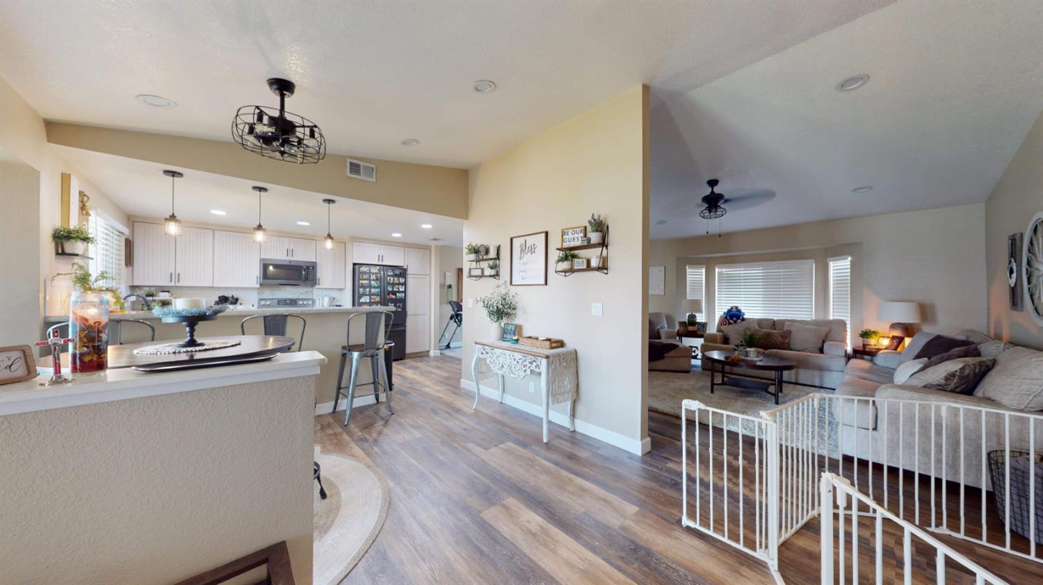 1744 Hyde Park Ln, Manteca, CA 95336