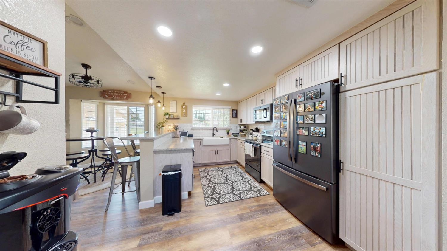 1744 Hyde Park Ln, Manteca, CA 95336