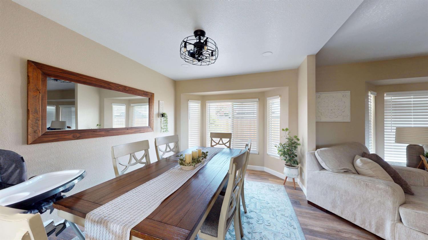 1744 Hyde Park Ln, Manteca, CA 95336