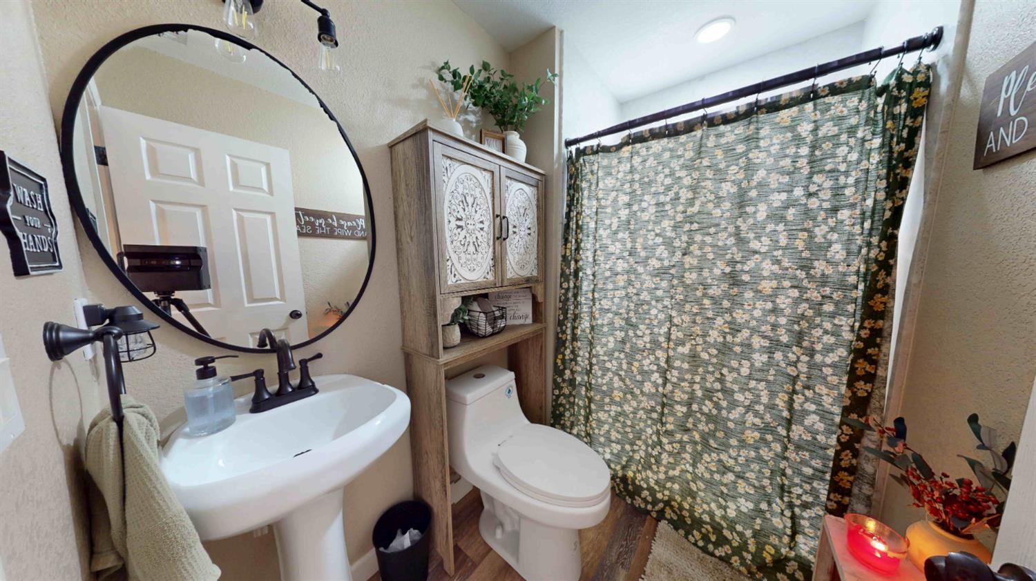 1744 Hyde Park Ln, Manteca, CA 95336