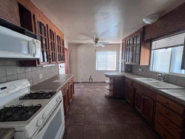 1217 Woodman Way, Modesto, CA 95350
