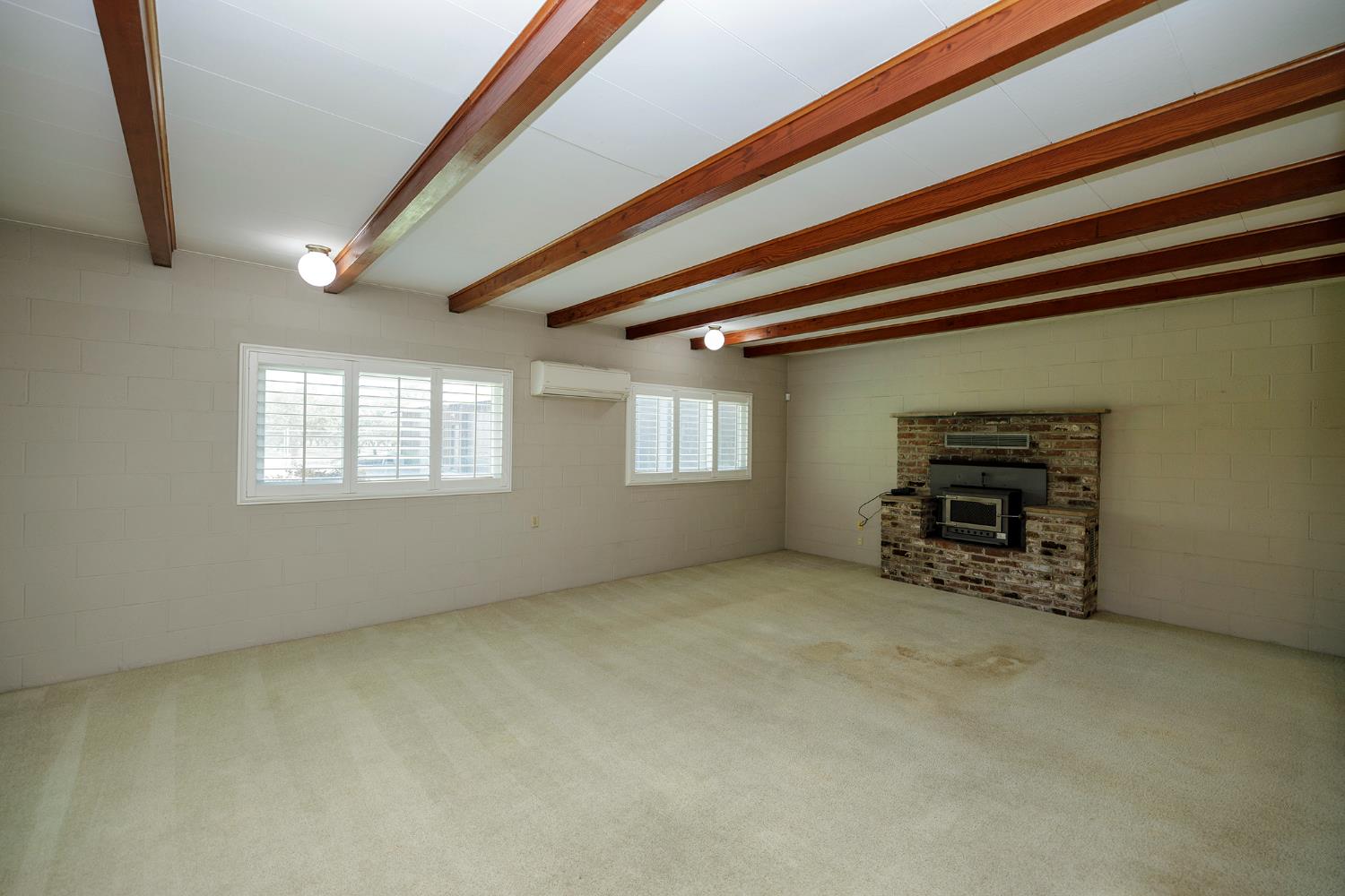 22342 Henry Rd, Escalon, CA 95320