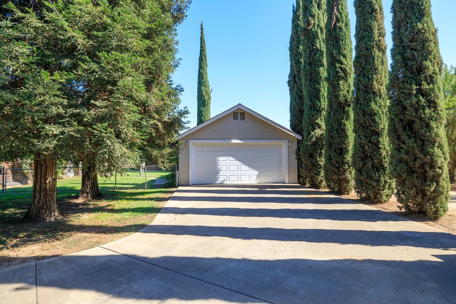 22342 Henry Rd, Escalon, CA 95320