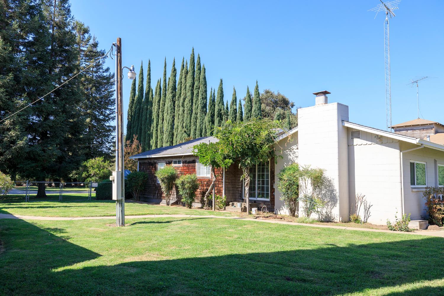 22342 Henry Rd, Escalon, CA 95320