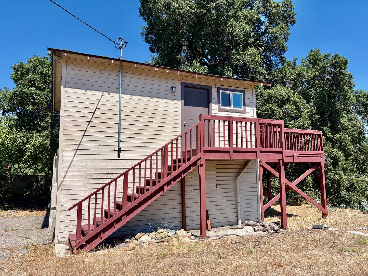 1916 Scenic Dr, Modesto, CA 95355