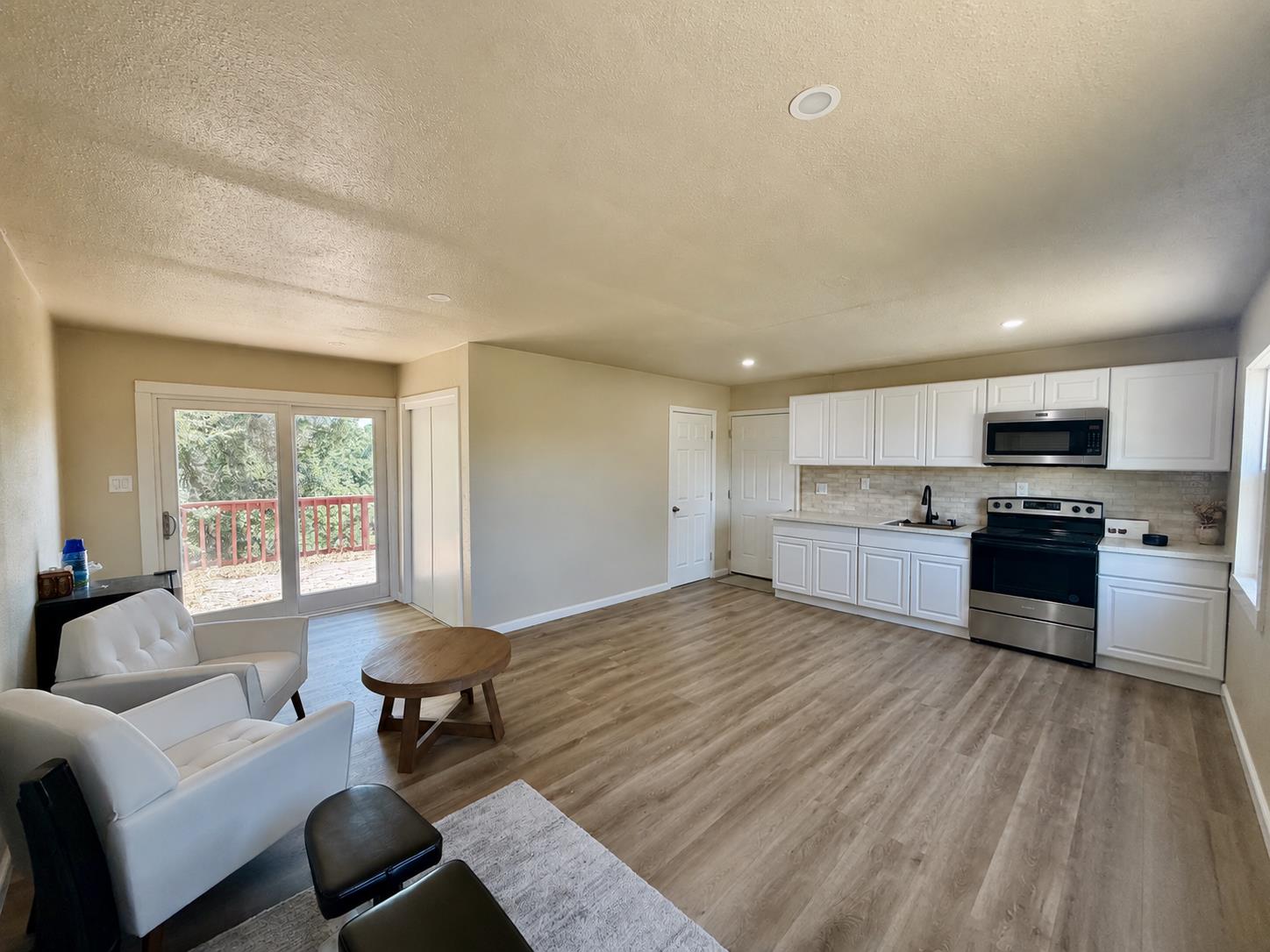 1916 Scenic Dr, Modesto, CA 95355