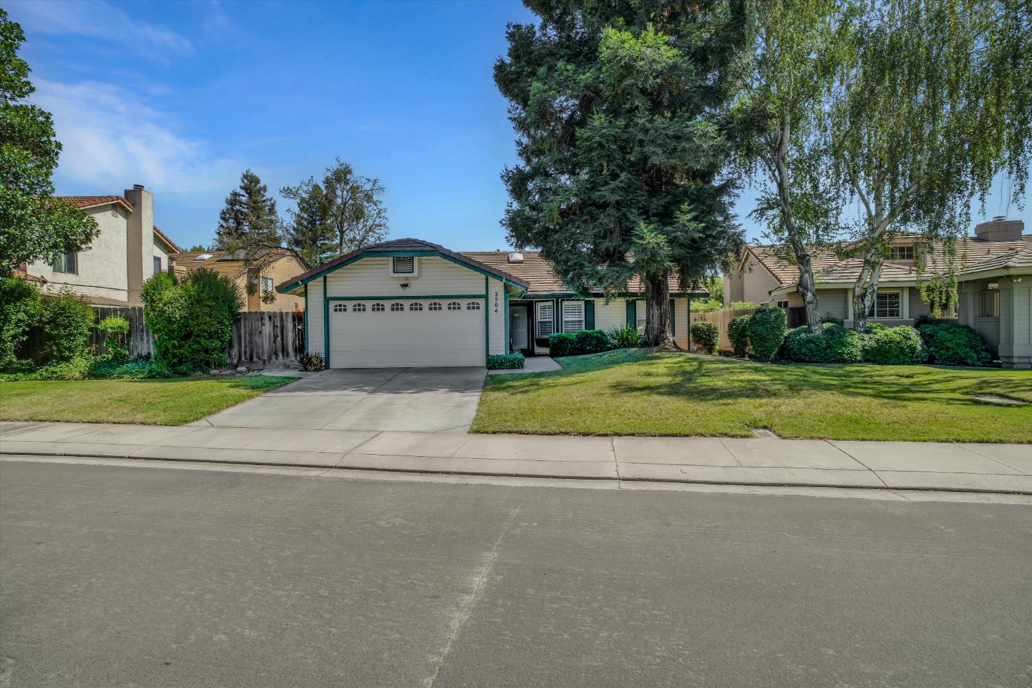 2504 Crosswood Way, Modesto, CA 95355