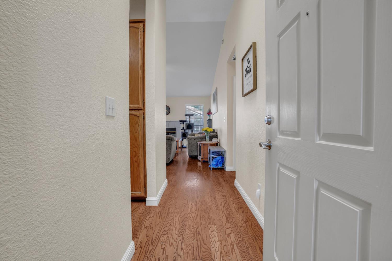 2504 Crosswood Way, Modesto, CA 95355