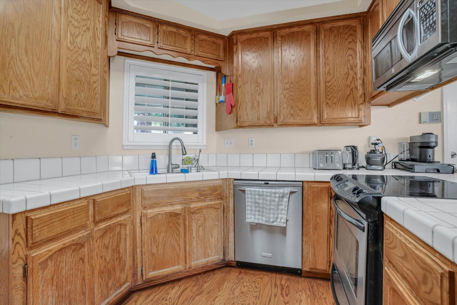 2504 Crosswood Way, Modesto, CA 95355