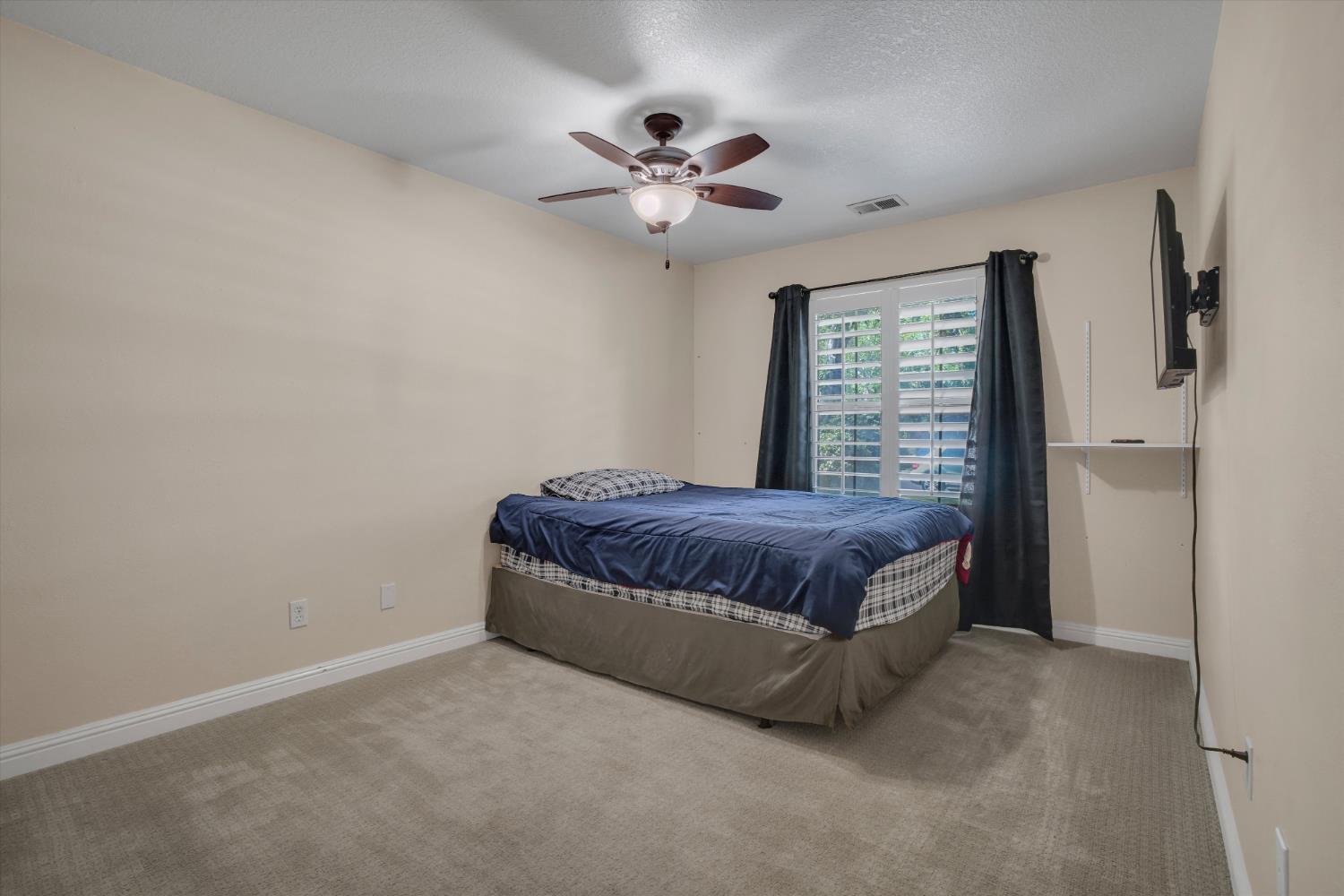2504 Crosswood Way, Modesto, CA 95355