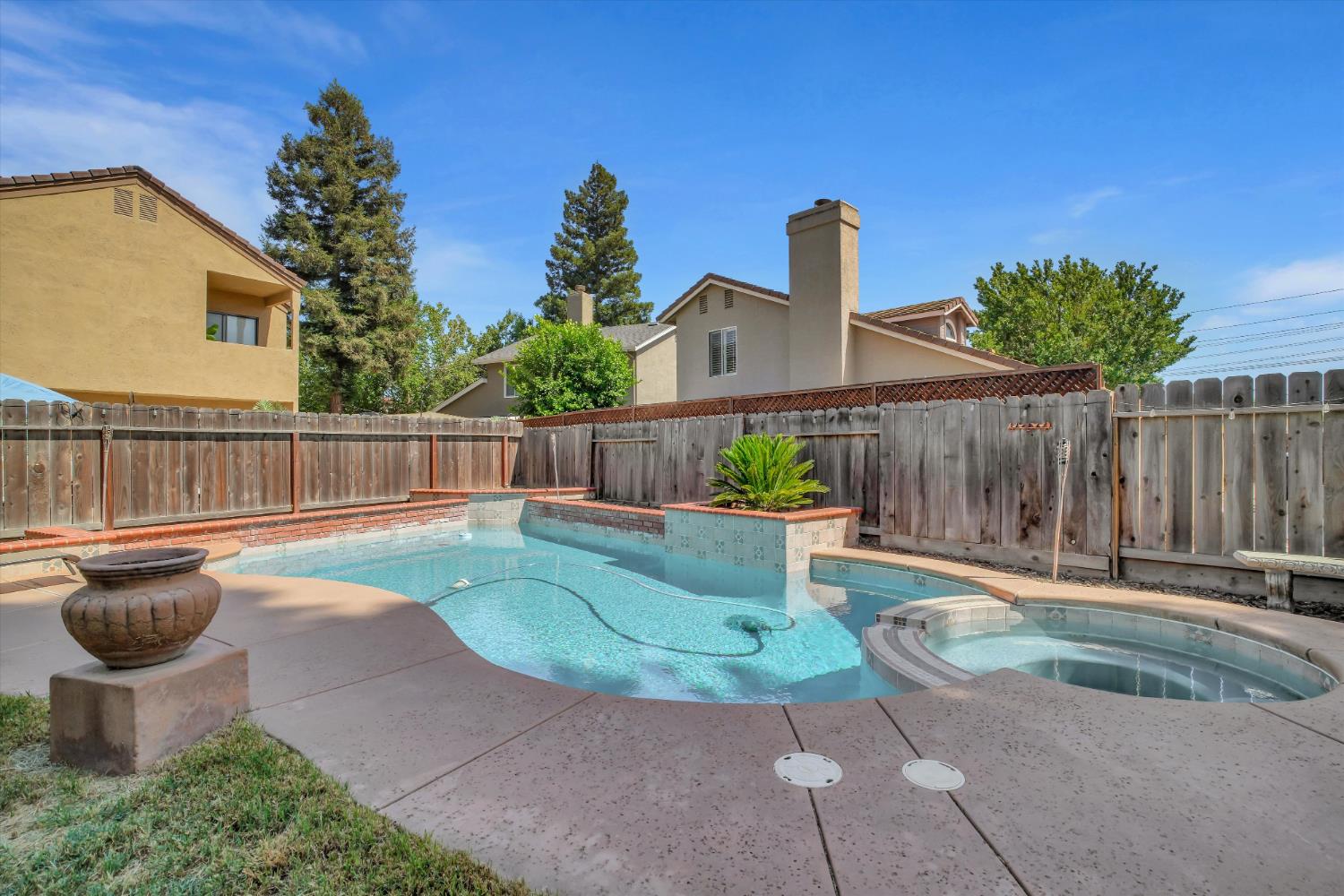 2504 Crosswood Way, Modesto, CA 95355