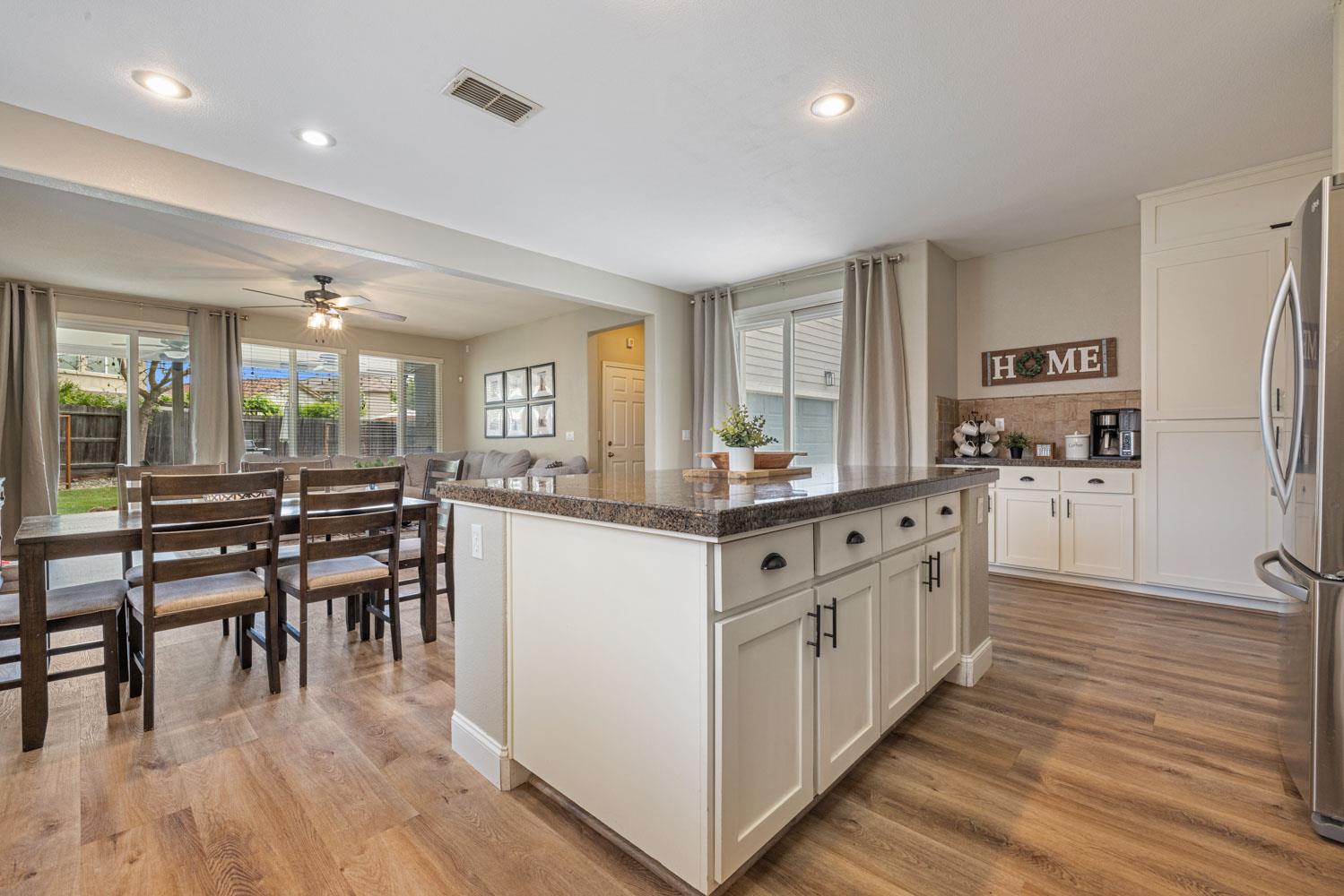 4130 Enclave Dr, Turlock, CA 95382