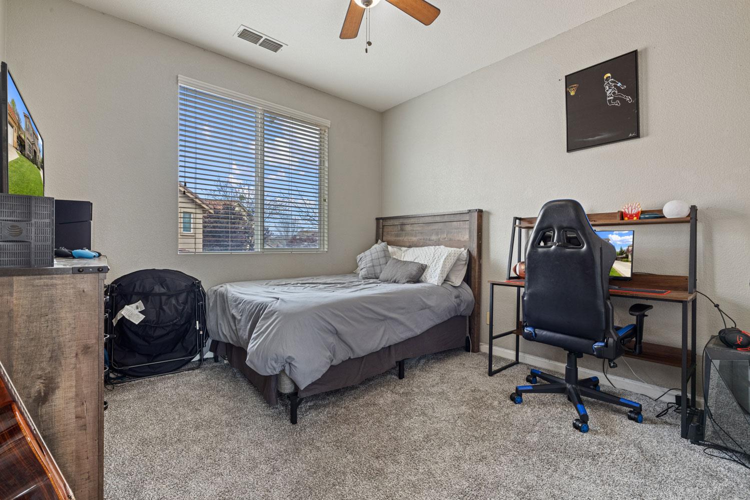 4130 Enclave Dr, Turlock, CA 95382