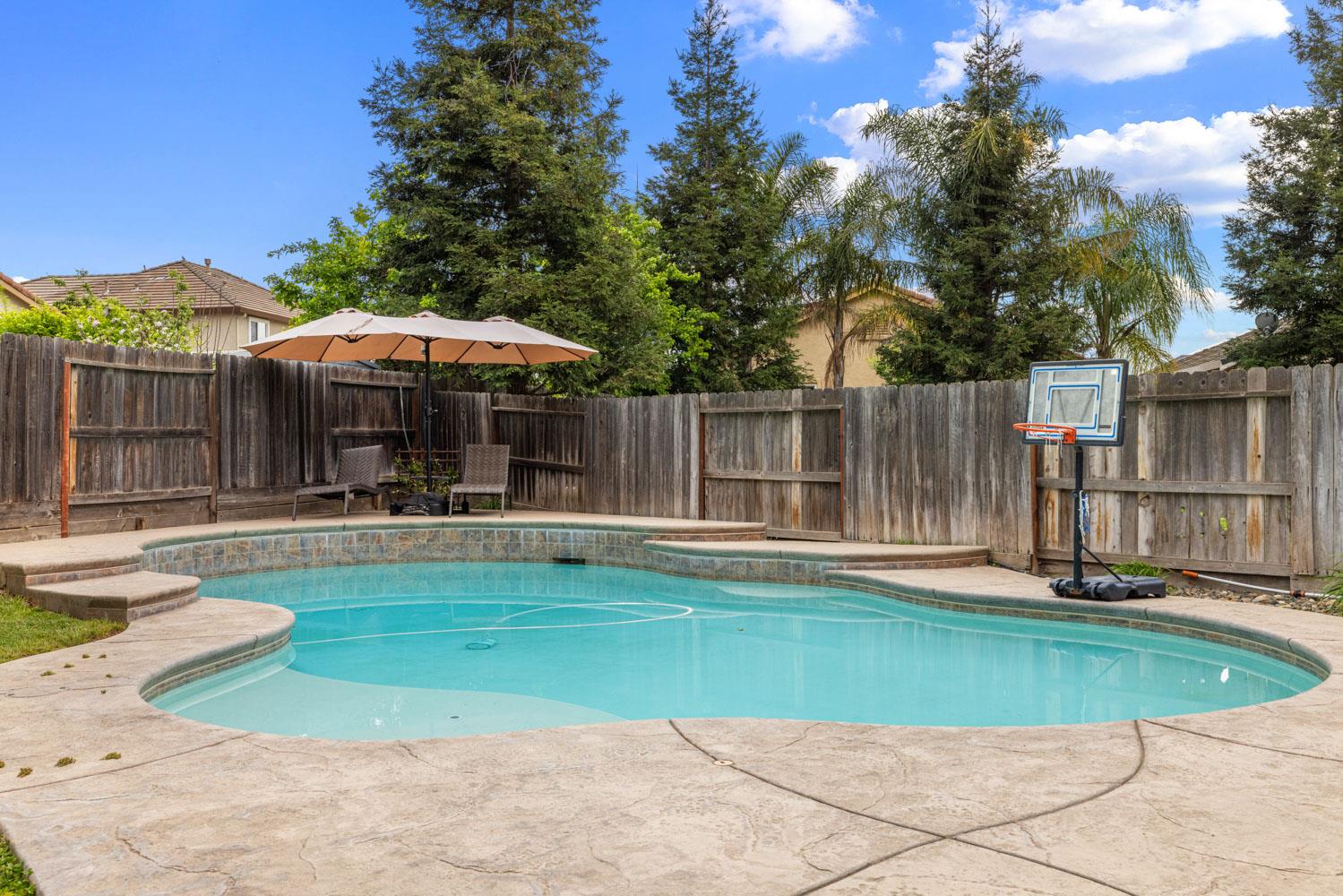 4130 Enclave Dr, Turlock, CA 95382