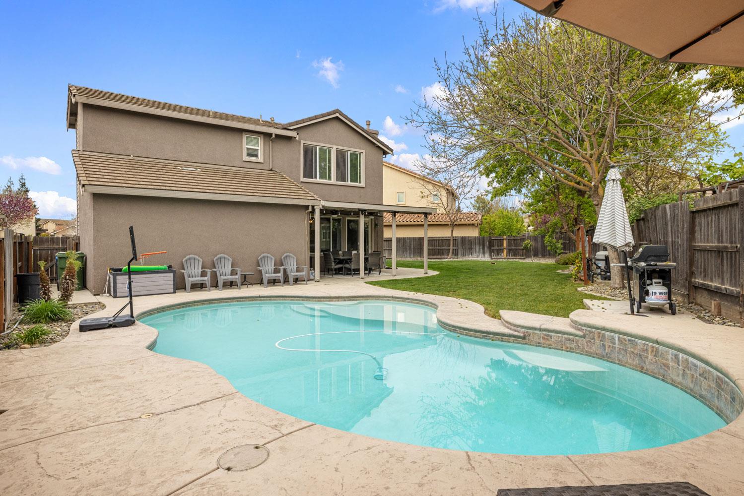 4130 Enclave Dr, Turlock, CA 95382