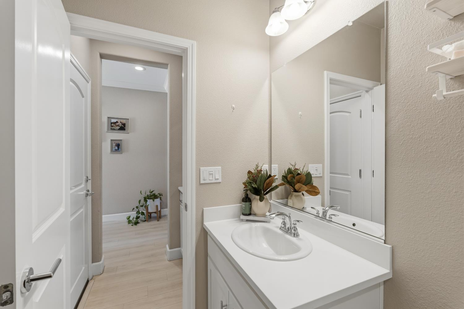 1603 Banister Ln, Manteca, CA 95337