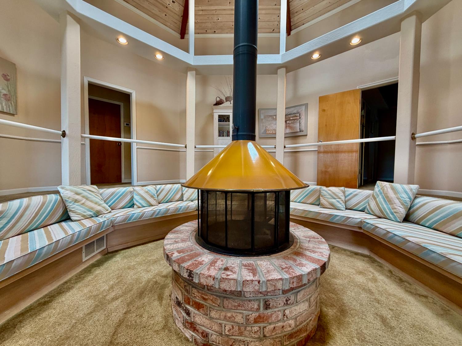 286 Tennis Ct, Copperopolis, CA 95228