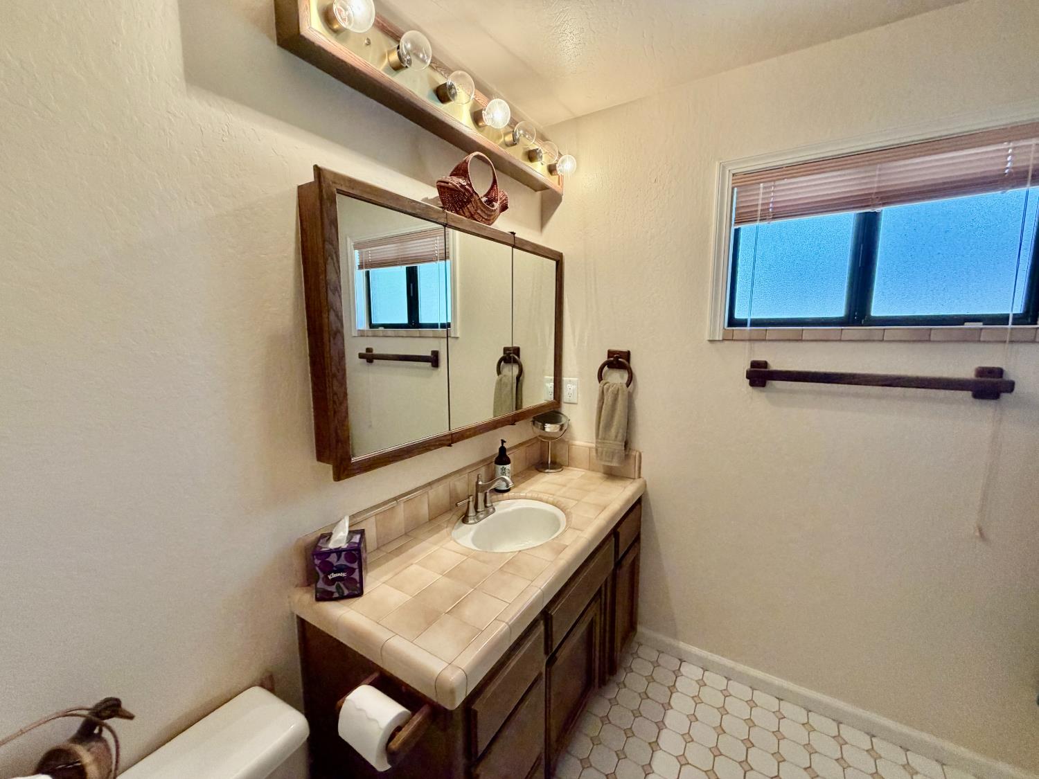 286 Tennis Ct, Copperopolis, CA 95228