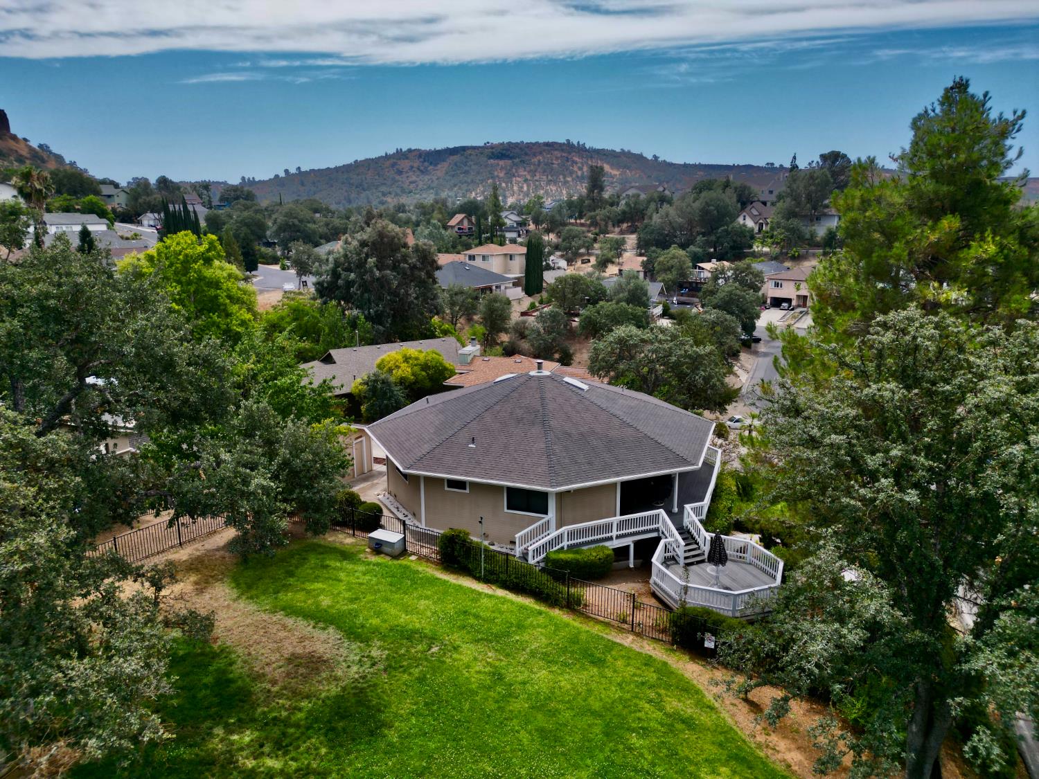 286 Tennis Ct, Copperopolis, CA 95228