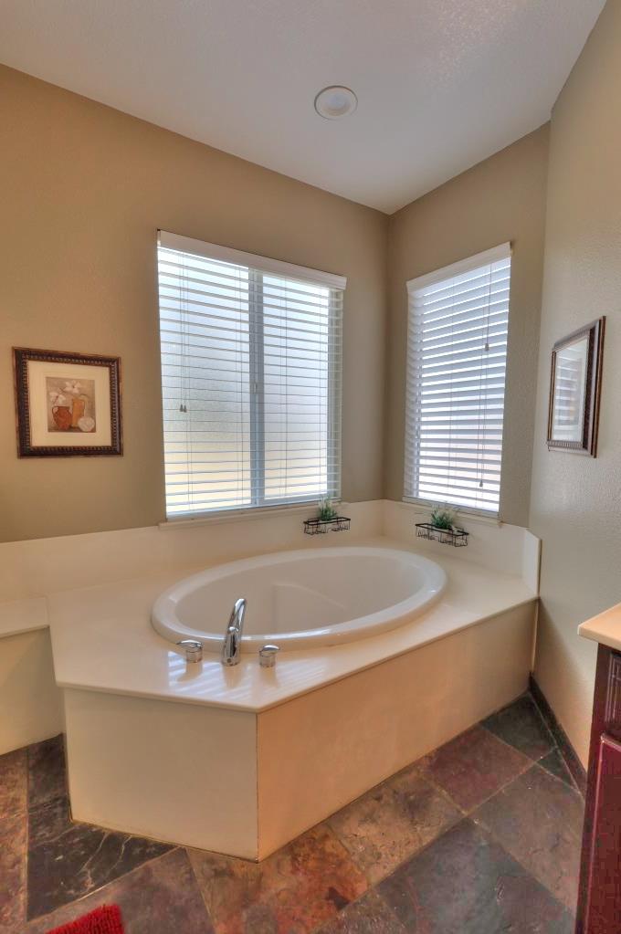 6801 Varni Way, Hughson, CA 95326