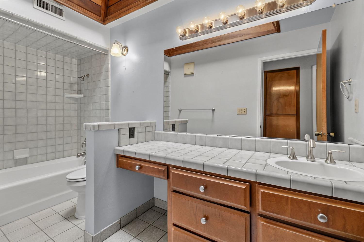 2809 Londonderry Ct, Modesto, CA 95350