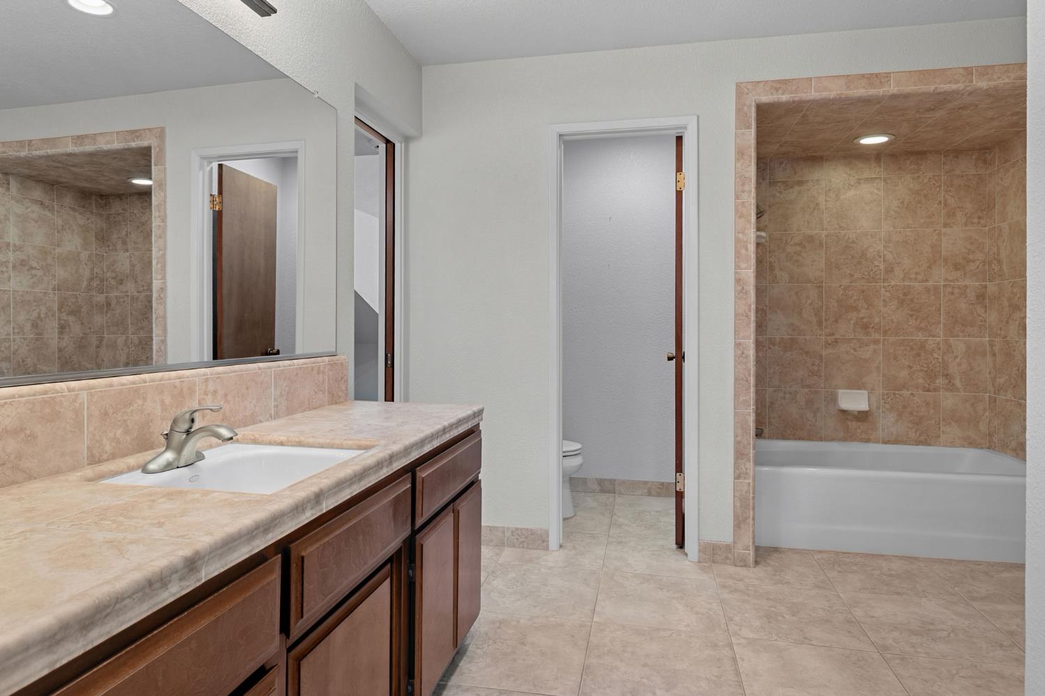 2809 Londonderry Ct, Modesto, CA 95350