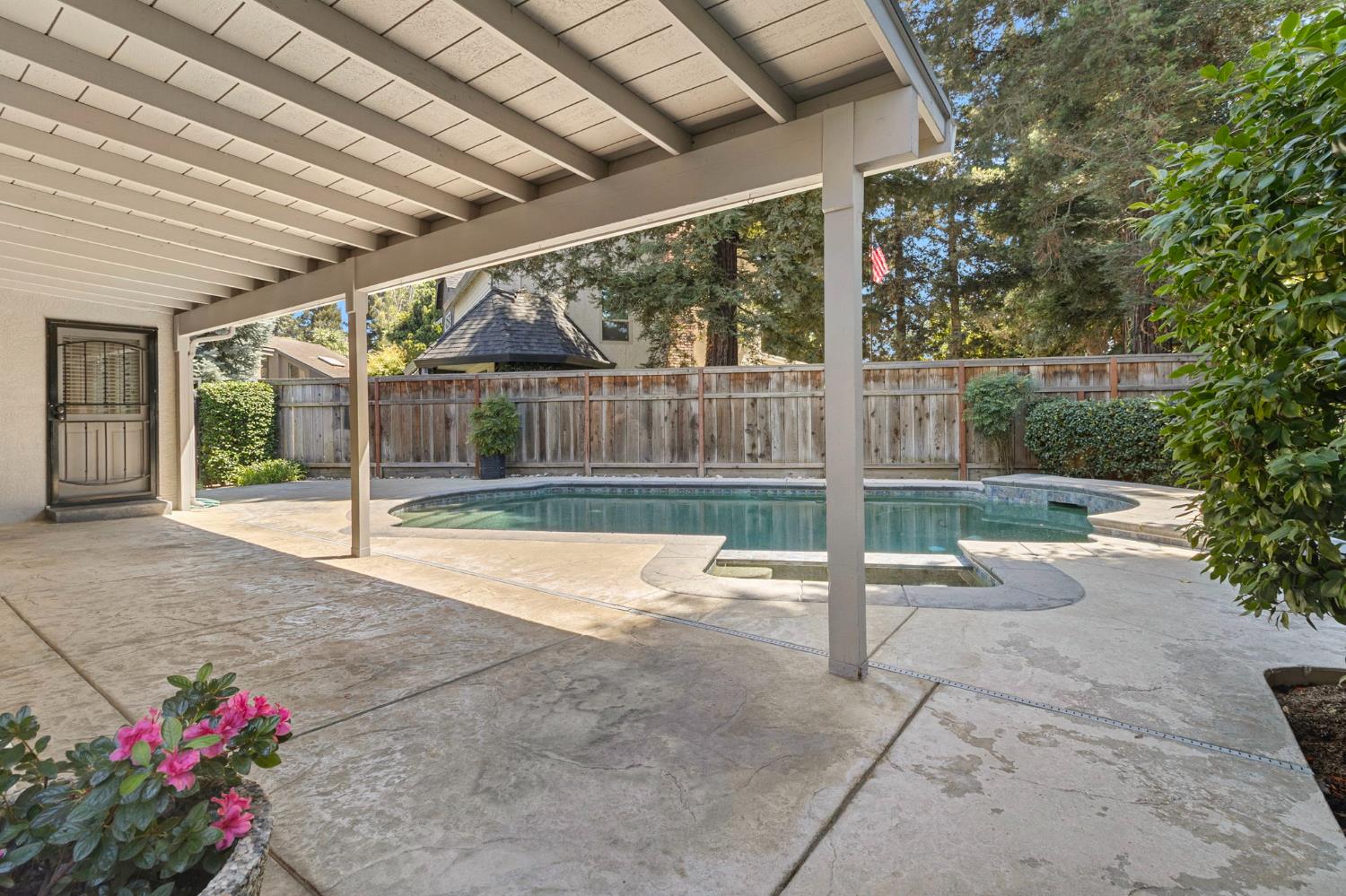 2809 Londonderry Ct, Modesto, CA 95350