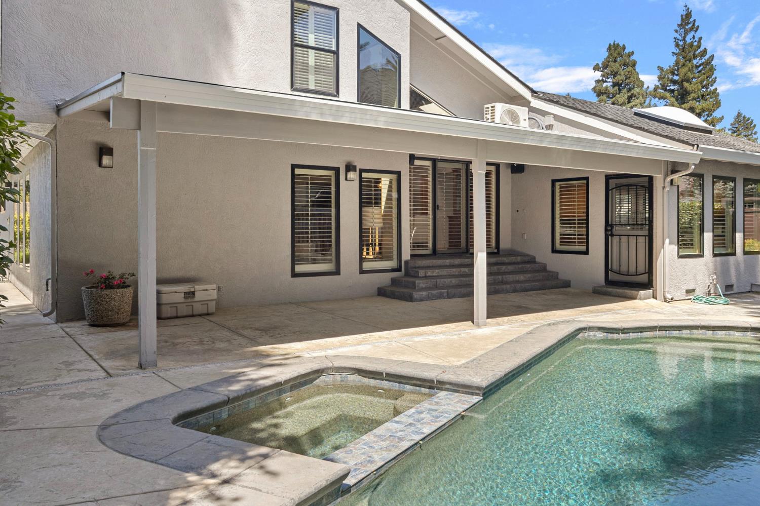2809 Londonderry Ct, Modesto, CA 95350