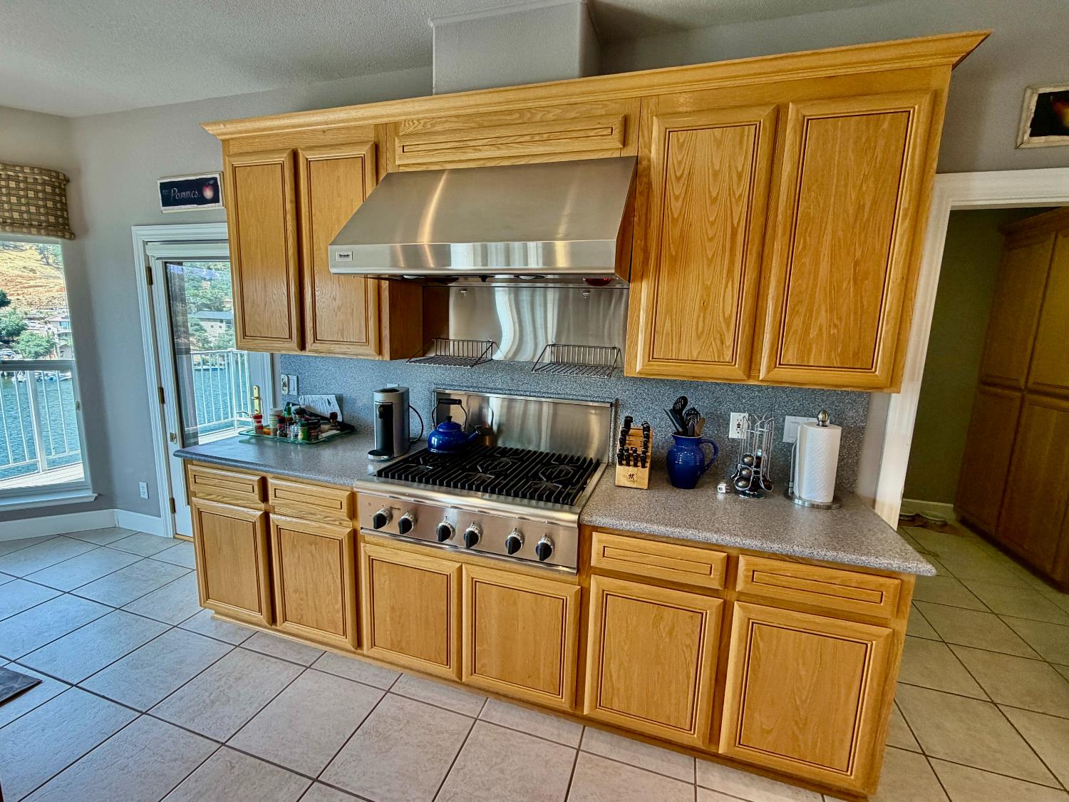 1073 Shoreline Dr, Copperopolis, CA 95228